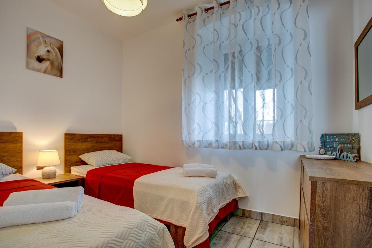 Apartment Laura With Terrace Vodnjan Luaran gambar