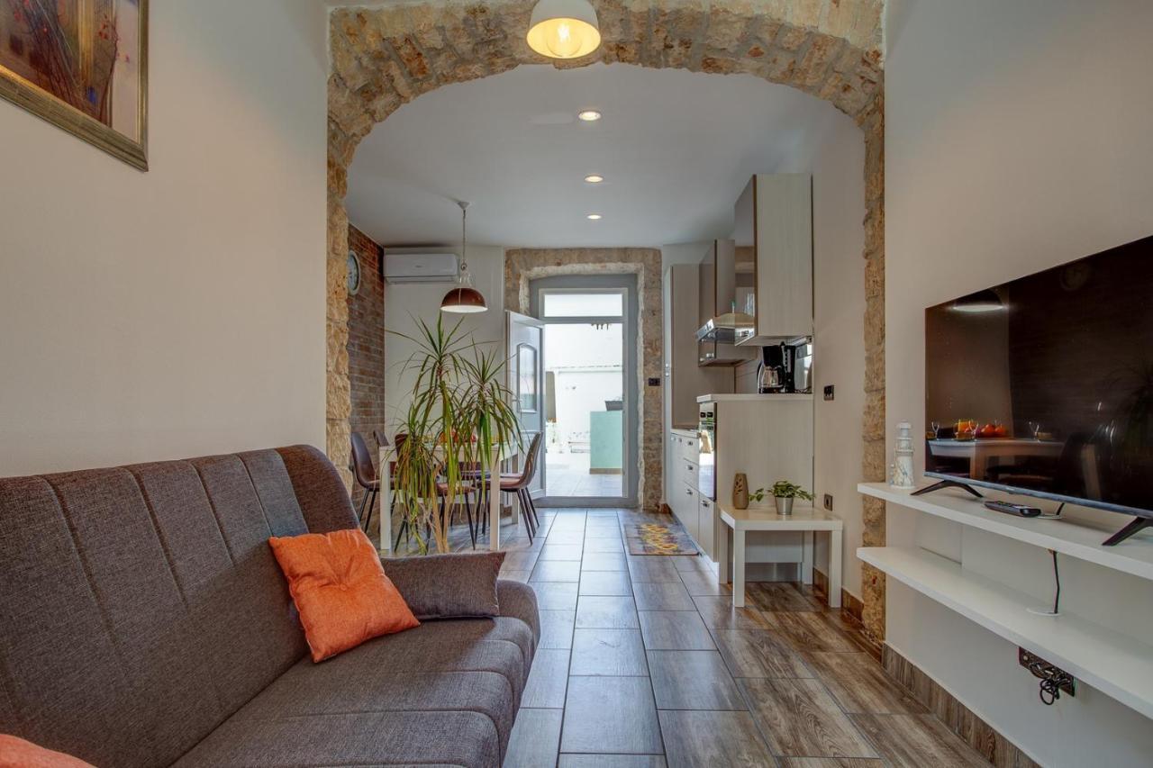 Apartment Laura With Terrace Vodnjan Luaran gambar