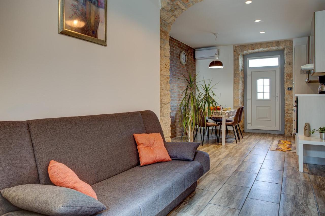 Apartment Laura With Terrace Vodnjan Luaran gambar